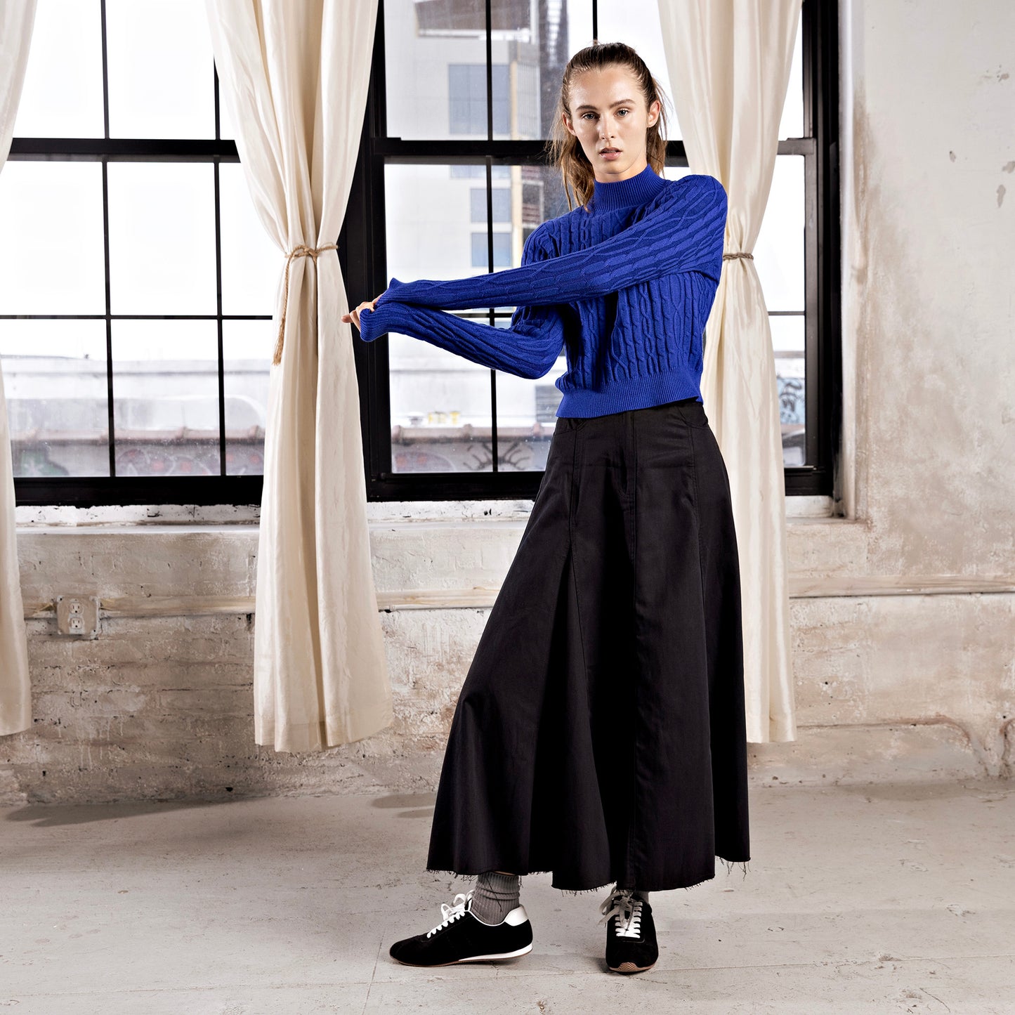Cable Mockneck IN: Royal Blue