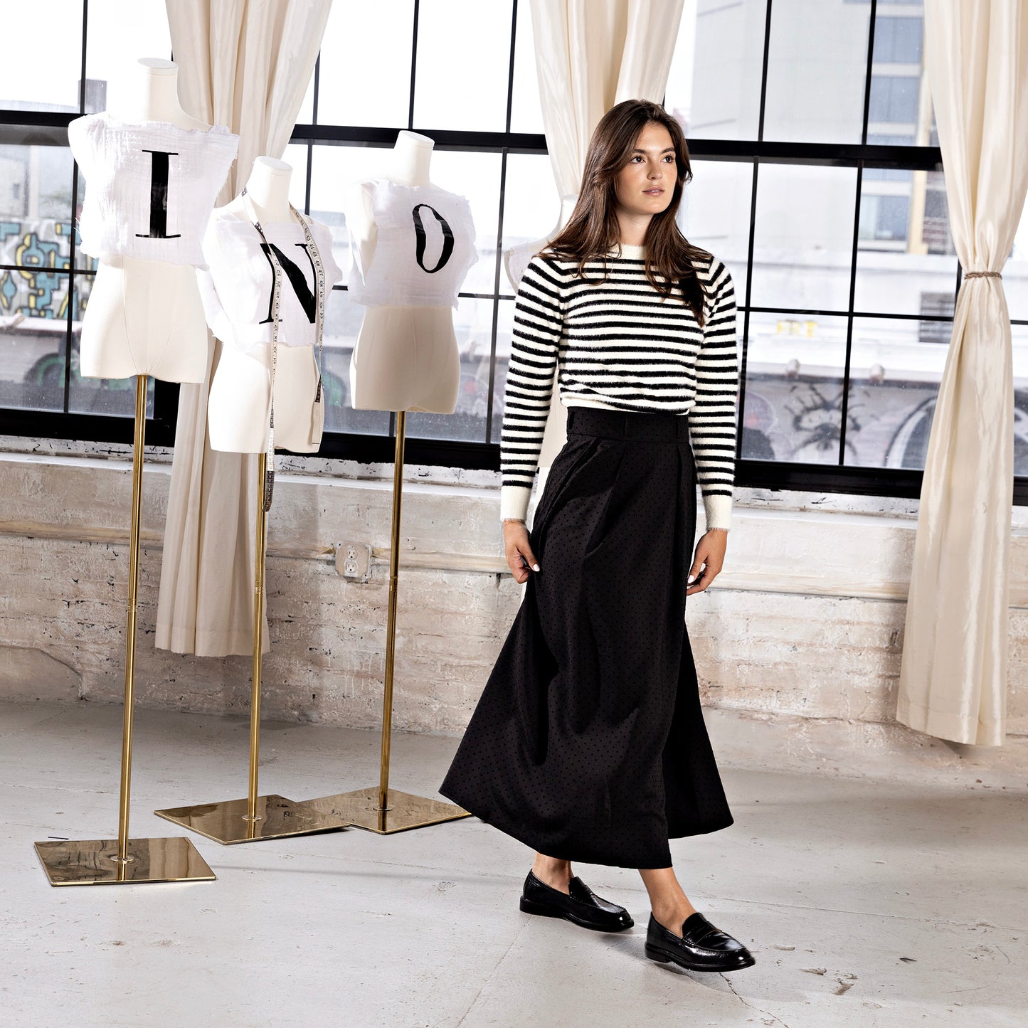 Pleated Skirt IN: Black Dots