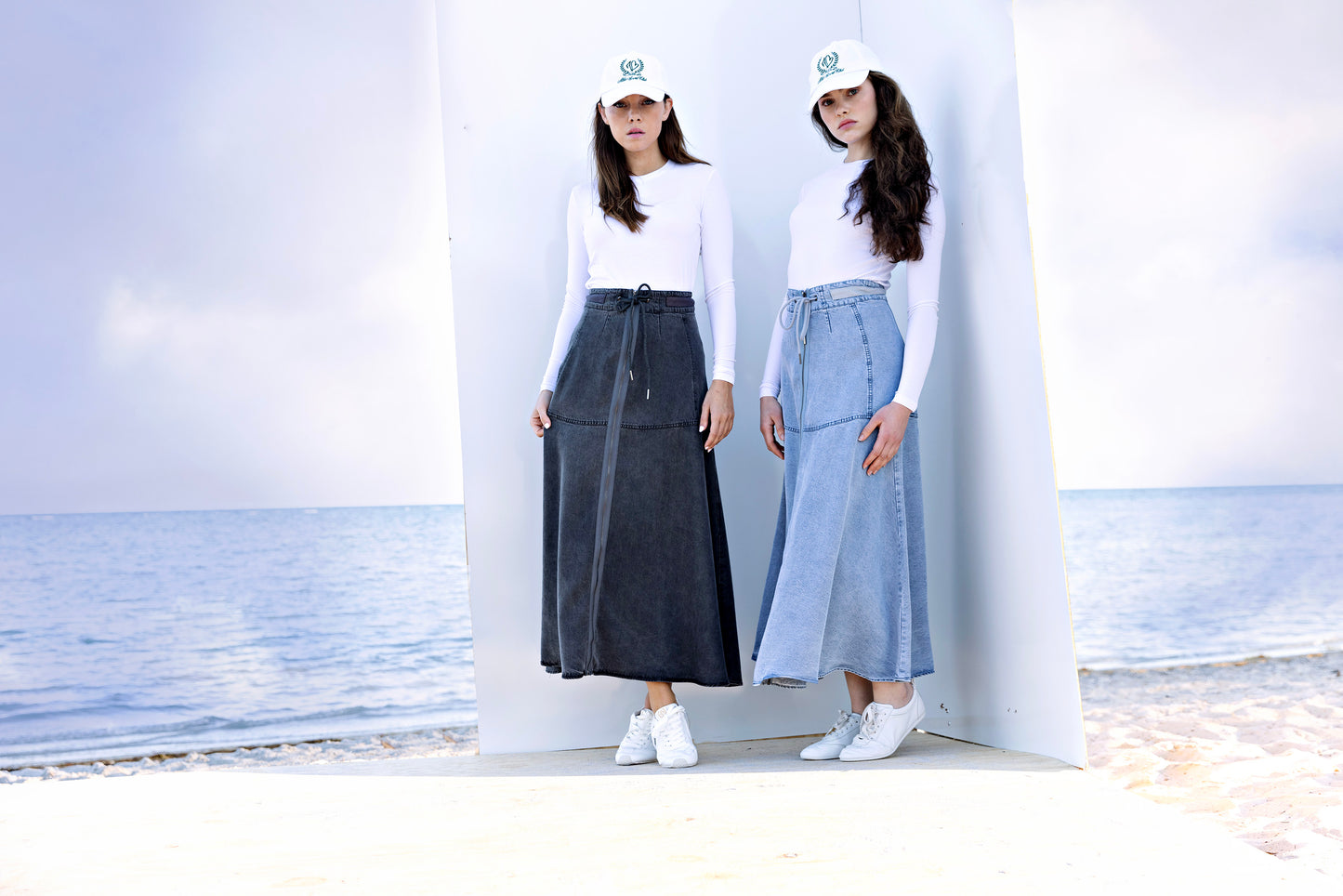 Signature Smooth Tee IN: White